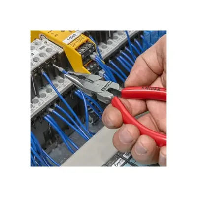 Szczypce uniwersalne (kombinerki) z ostro zakończonymi szczękami Knipex 08 21 145
