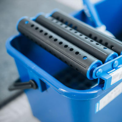 Wiadro glazurnicze 20L + kratka i rolki (1524) KUBALA